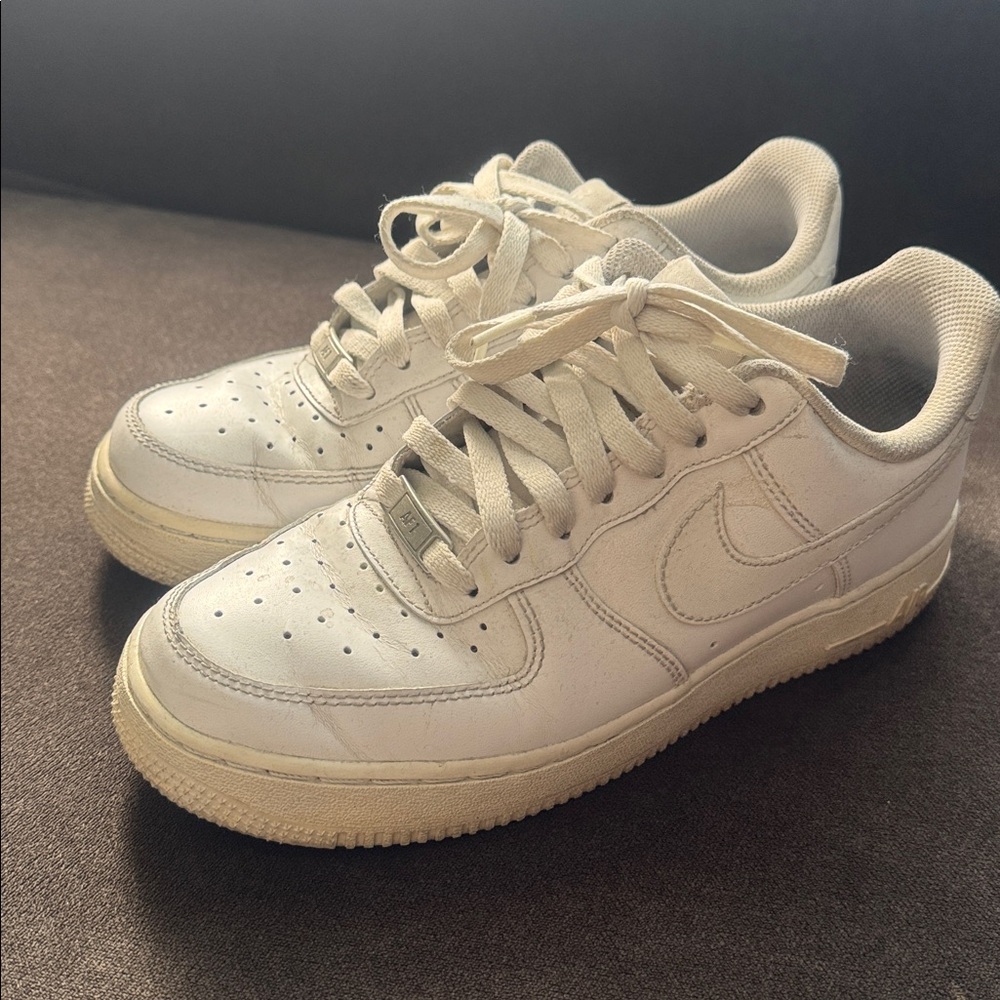 Nike Air Force! White Sneakers